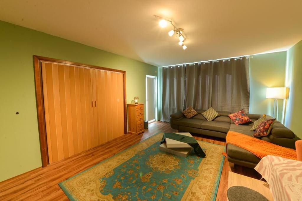 הנובר Comfortable 3 Room Apartment, Ideal For Messe Fair מראה חיצוני תמונה